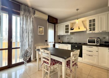 Cucina abitabile - Trilocale Via Ludovico Ariosto
 
9, Vimodrone - foto 1