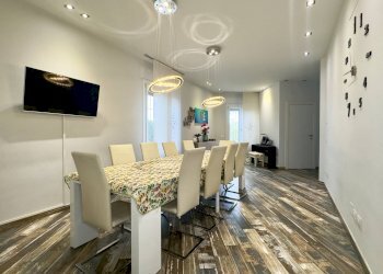 Sala da pranzo - Villa Via Nazionale Dei Giovi
 
94, Lentate sul Seveso - foto 19