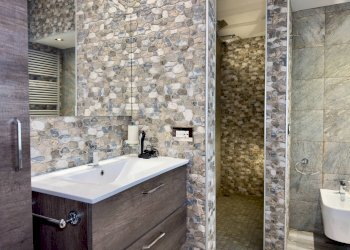 Bagno finestrato - Villa Via Nazionale Dei Giovi
 
94, Lentate sul Seveso - foto 35