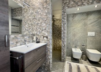 Bagno finestrato - Villa Via Nazionale Dei Giovi
 
94, Lentate sul Seveso - foto 37