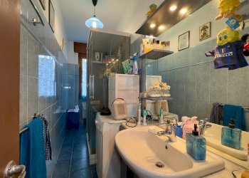 Bagno finestrato - Two-room apartment Via Giuseppe Pariini
 
89, Cinisello Balsamo - photo 9