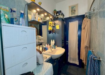 Bagno finestrato - Two-room apartment Via Giuseppe Pariini
 
89, Cinisello Balsamo - photo 10