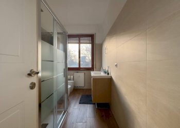 Bagno finestrato - Trilocale Via Tommaso Tittoni
 
5, Desio - foto 10