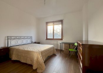 Camera matrimoniale - Trilocale Via Tommaso Tittoni
 
5, Desio - foto 13