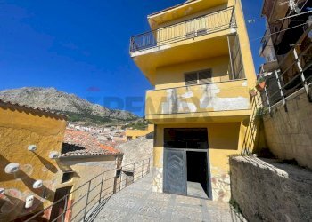 Casa all\'aperto - Villa Bifamiliare VIA RUSSOTTO
 
36, Piana degli Albanesi - foto 1