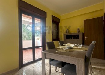 Sala da pranzo - Trilocale VIA LIBERTA'
 
81, Valderice - foto 13