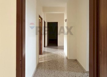 Hall / corridoio - Trilocale VIA LIBERTA'
 
81, Valderice - foto 26