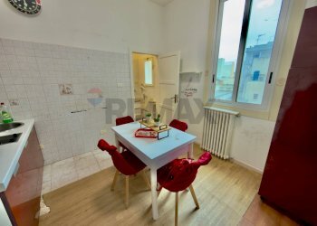 Sala da pranzo - Bilocale Via Imperatore Costantino
 
121, Brindisi - foto 4