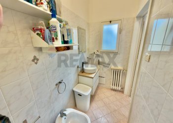 Bagno - Bilocale Via Imperatore Costantino
 
121, Brindisi - foto 6