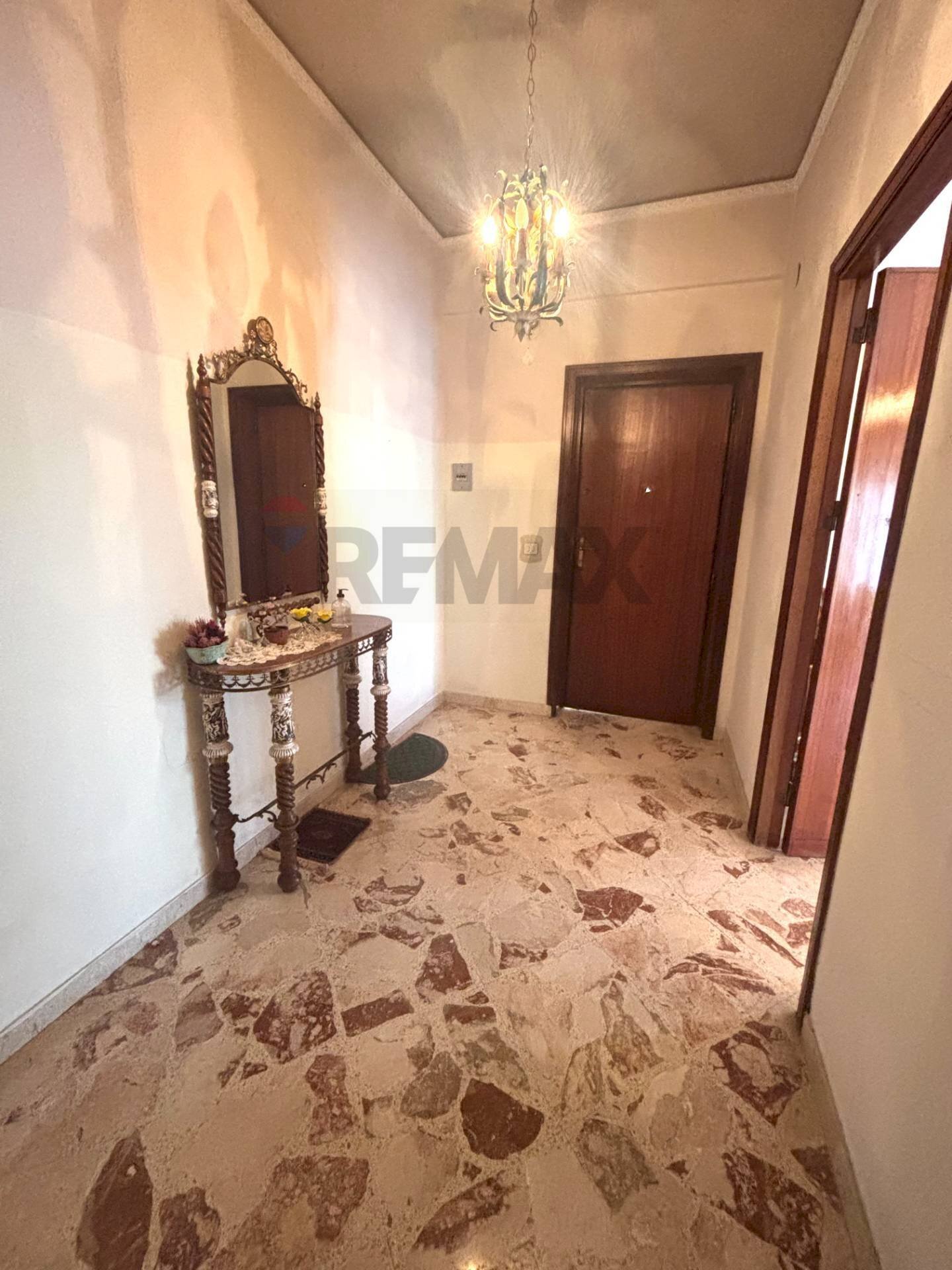 Hall / corridoio - Appartamento VIA GAETANO DONIZETTI
 
11, Bagheria - foto 2