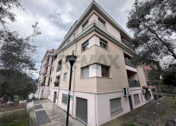 Edificio all\'aperto - Trilocale via giuseppe tommasi
 
25, Cosenza - foto 2