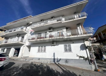 Edificio all\'aperto - Trilocale via antonio de curtis
 
7, Rovito - foto 22