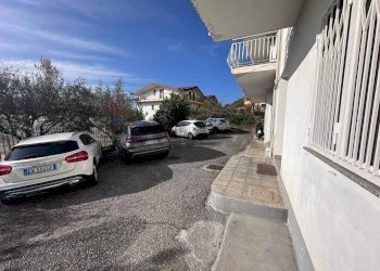 Edificio all\'aperto - Trilocale via antonio de curtis
 
7, Rovito - foto 33