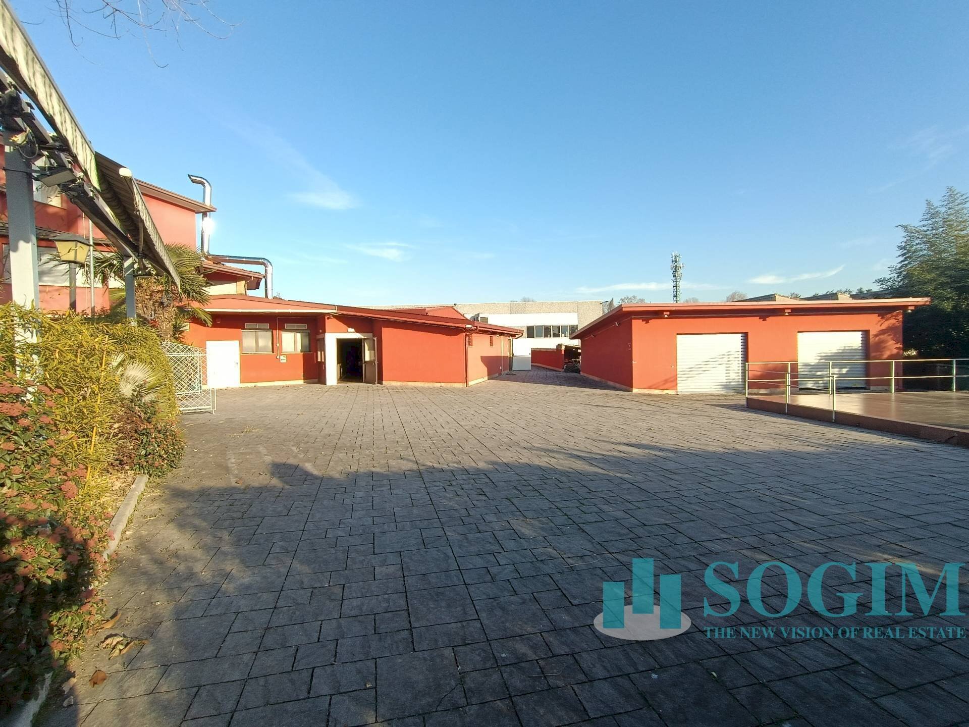 Esterno_2 - Locale Commerciale Via Repubblica
 
7, Lurate Caccivio - foto 3