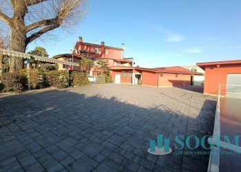 Esterno_6 - Commercial Premises Via Repubblica
 
7, Lurate Caccivio - photo 21