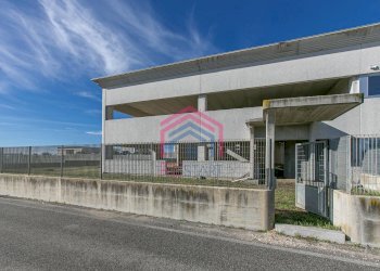 Foto 33 - Capannone Via della Produzione
 
snc, Aprilia - foto 33