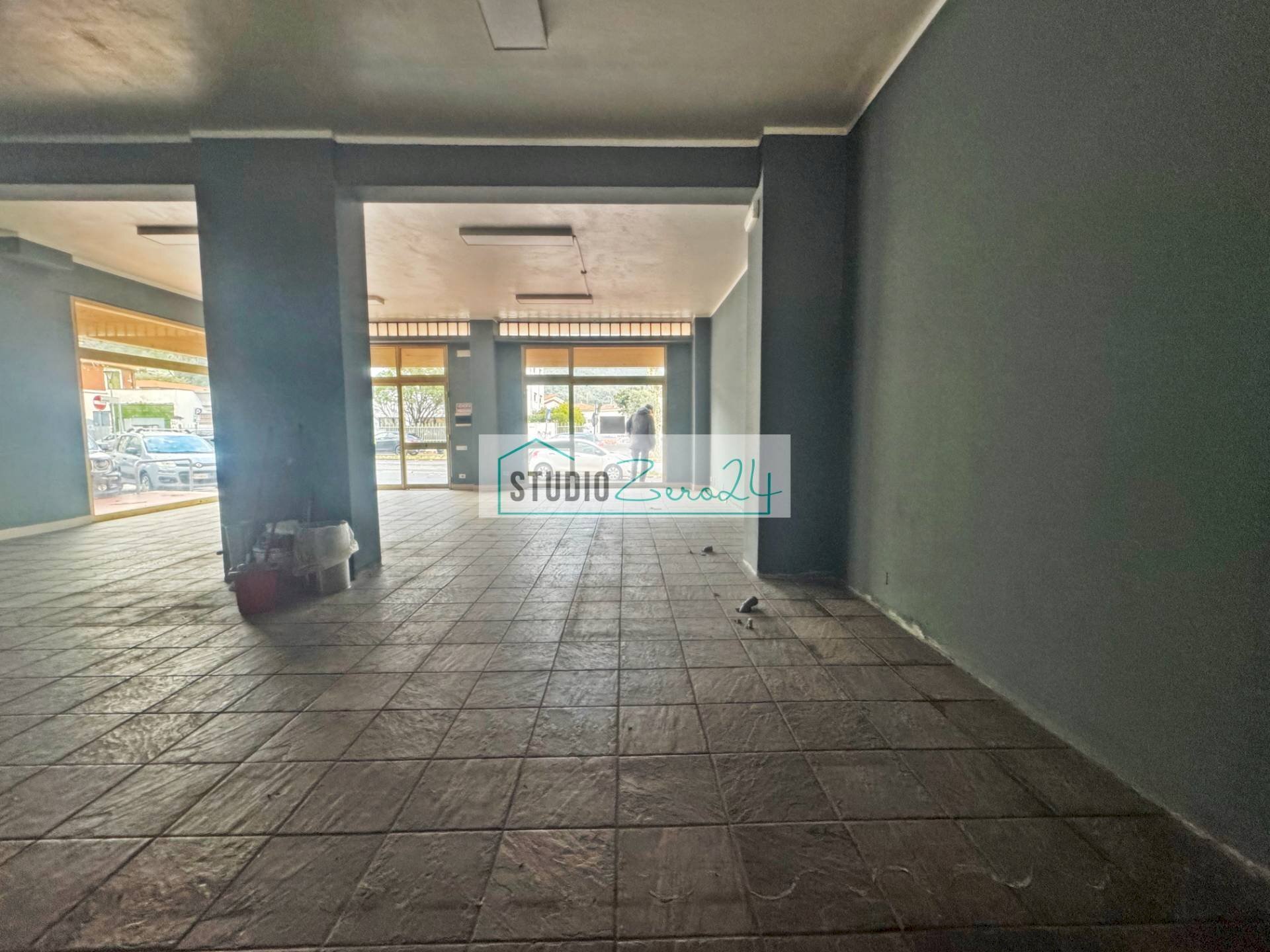 Foto 2 - Commercial Premises VIALE STAZIONE, Massa - photo 2