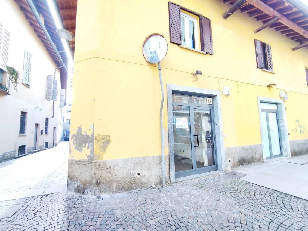 Facciata - Negozio largo John Fitzgerald Kennedy, Rho - foto 2