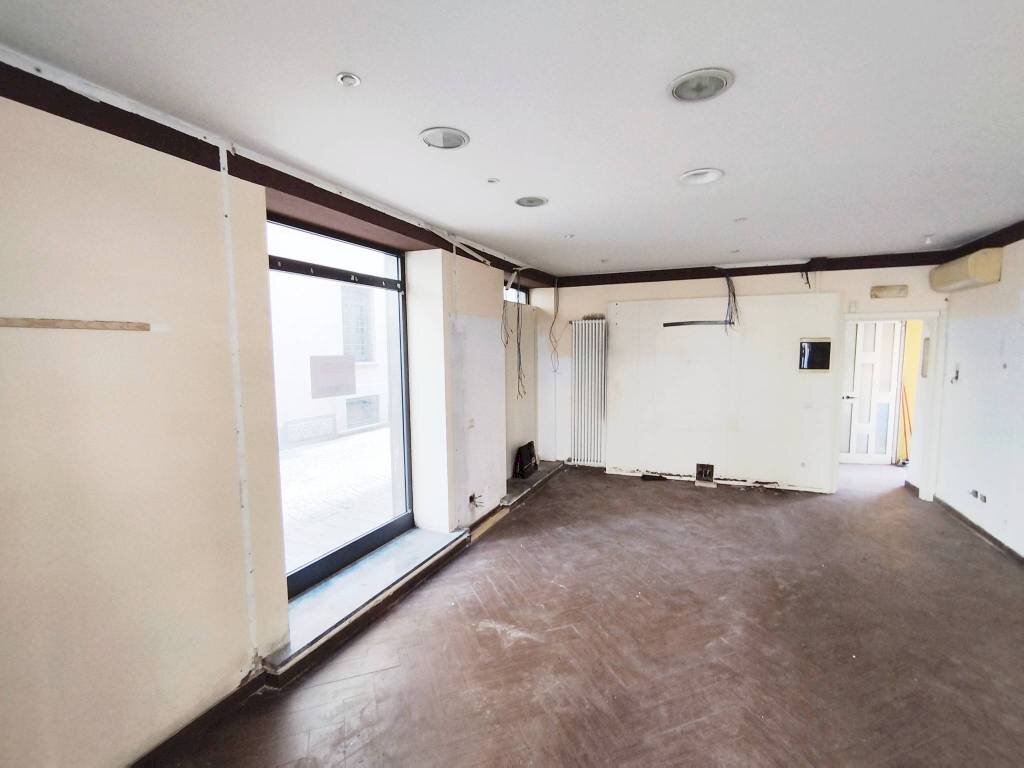 Interno non residenziale - Negozio largo John Fitzgerald Kennedy, Rho - foto 2