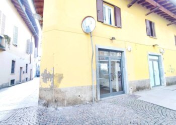 Facciata - Negozio largo John Fitzgerald Kennedy, Rho - foto 2