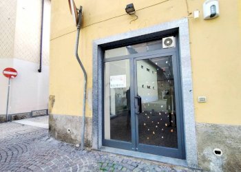 Facciata - Negozio largo John Fitzgerald Kennedy, Rho - foto 4