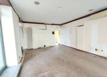 Interno non residenziale - Negozio largo John Fitzgerald Kennedy, Rho - foto 8