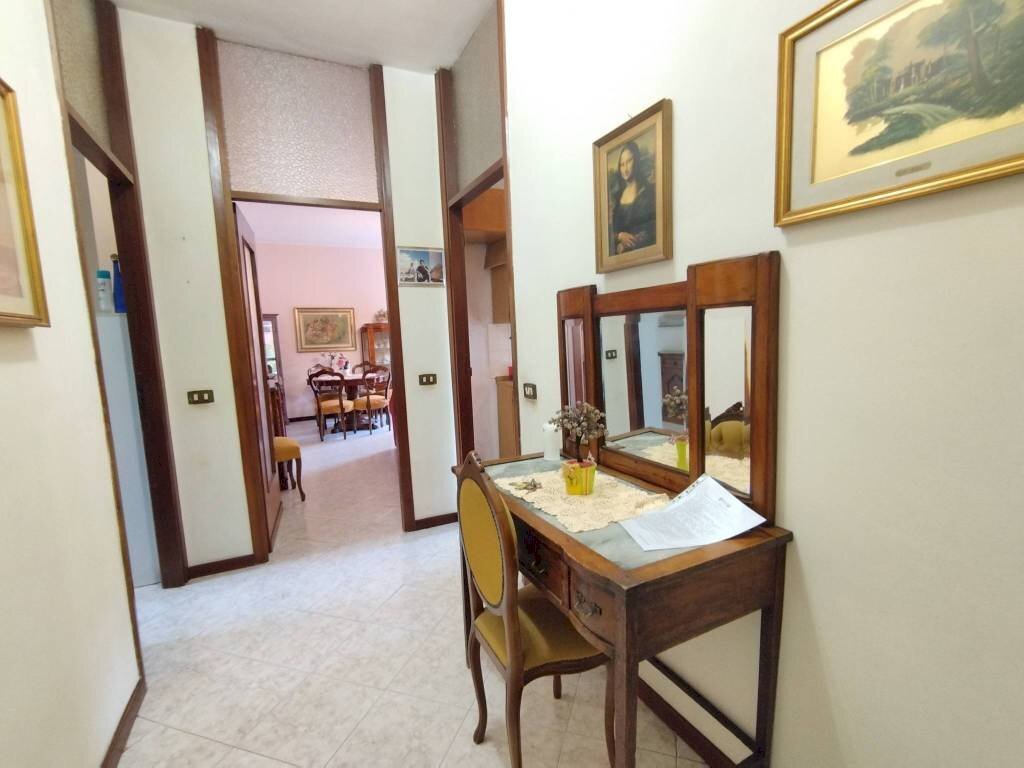 Disimpegno - Quadrilocale piazza Europa, 23, San Vittore Olona - foto 2