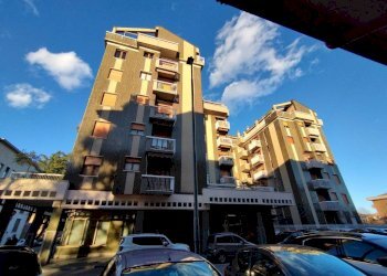 Facciata - Quadrilocale piazza Europa, 23, San Vittore Olona - foto 43