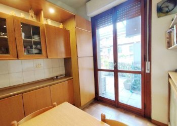 Cucina - Quadrilocale piazza Europa, 23, San Vittore Olona - foto 19