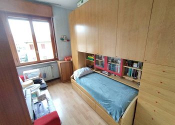 Camera da letto - Four-room apartment via Europa, 10, San Vittore Olona - photo 30