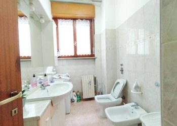 Bagno - Four-room apartment via Europa, 10, San Vittore Olona - photo 32