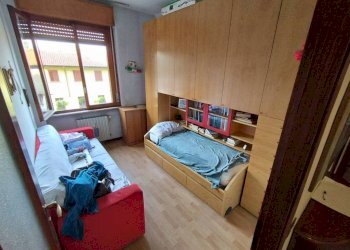 Camera da letto - Quadrilocale via Europa, 10, San Vittore Olona - foto 33