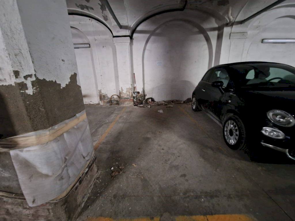 Posto macchina - Box piazza della Resistenza, 10, Bologna (zona Centro Storico) - foto 3