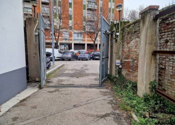 Zona - Box piazza della Resistenza, 10, Bologna (neighborhood Centro Storico) - photo 5