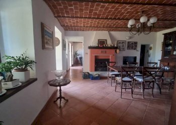 Salone - Rustico Incisa Scapaccino - foto 15