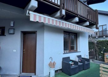 Facciata - Villa a Schiera strada Statale della Valle d'Aosta, Quart - foto 3