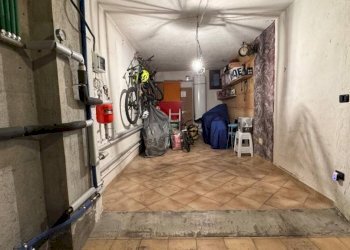 Box auto - Villa a Schiera strada Statale della Valle d'Aosta, Quart - foto 17