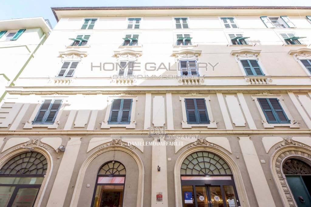 Facciata - Negozio via Marco Sala, Genova (zona Nervi) - foto 1