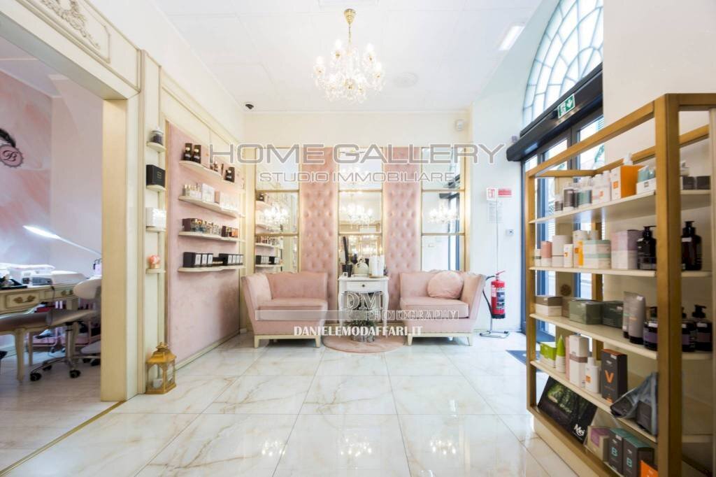 Interno non residenziale - Negozio via Marco Sala, Genova (zona Nervi) - foto 2