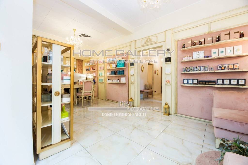 Interno non residenziale - Negozio via Marco Sala, Genova (zona Nervi) - foto 3