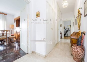 Corridoio - Appartamento via Angelo Carrara, Genova (zona Quarto) - foto 8