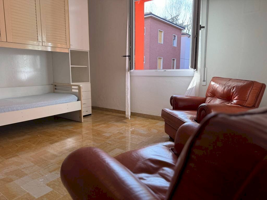 Camera da letto - Quadrilocale via Marco Minghetti, 6, Casalecchio di Reno - foto 1