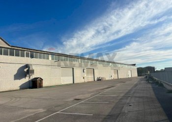 Terrazza - Capannone Via Trieste
 
27, Pomezia - foto 6