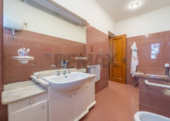 Bagno - Villa Via Colle Zioni
 
8, Velletri - photo 29