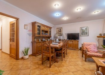 Sala da pranzo - Villa Via Colle Zioni
 
8, Velletri - photo 33