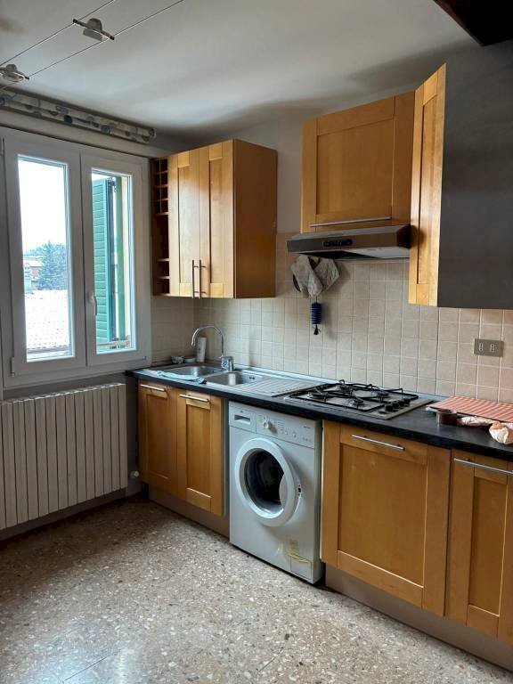 Cucina - Bilocale via Filippo Turati, 30, Bologna (zona Costa Saragozza) - foto 2