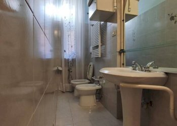 Bagno - Appartamento via Senatore Antonio Toselli, 9, Cuneo (zona Centro) - foto 9