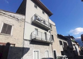 Facciata - Trilocale via Ponchiera, Sondrio - foto 1