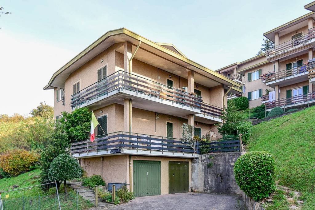 Facciata - Three-room apartment via Monsignor Riccardo Beretta, 19, Missaglia - photo 1