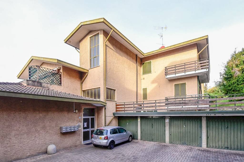 Facciata - Three-room apartment via Monsignor Riccardo Beretta, 19, Missaglia - photo 2